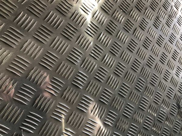 Алюминиевый рифленый лист АМГ2Н2 "Квинтет" 1,5х1200х3000мм